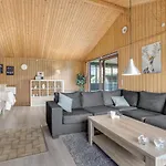 Awesome In Vaeggerlose With Kitchen Tatil Evi Bøtø By