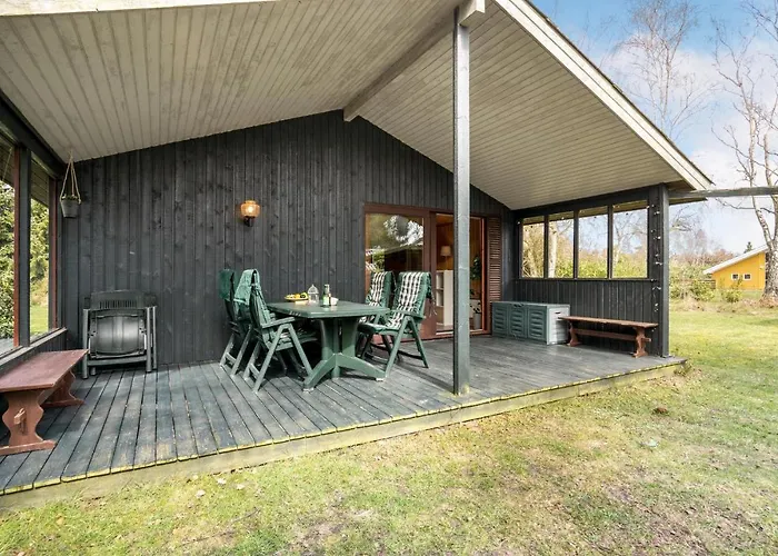 Semesterbostad Awesome In Vaeggerlose With Kitchen Bøtø By